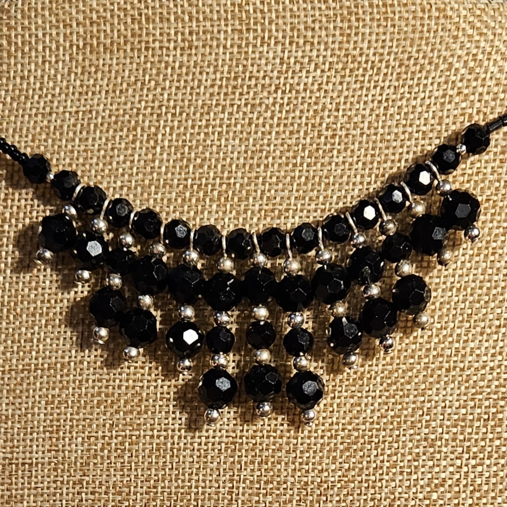 Eye-Catching Faceted Beaded Crystal Necklace 16 W3Extender 22$